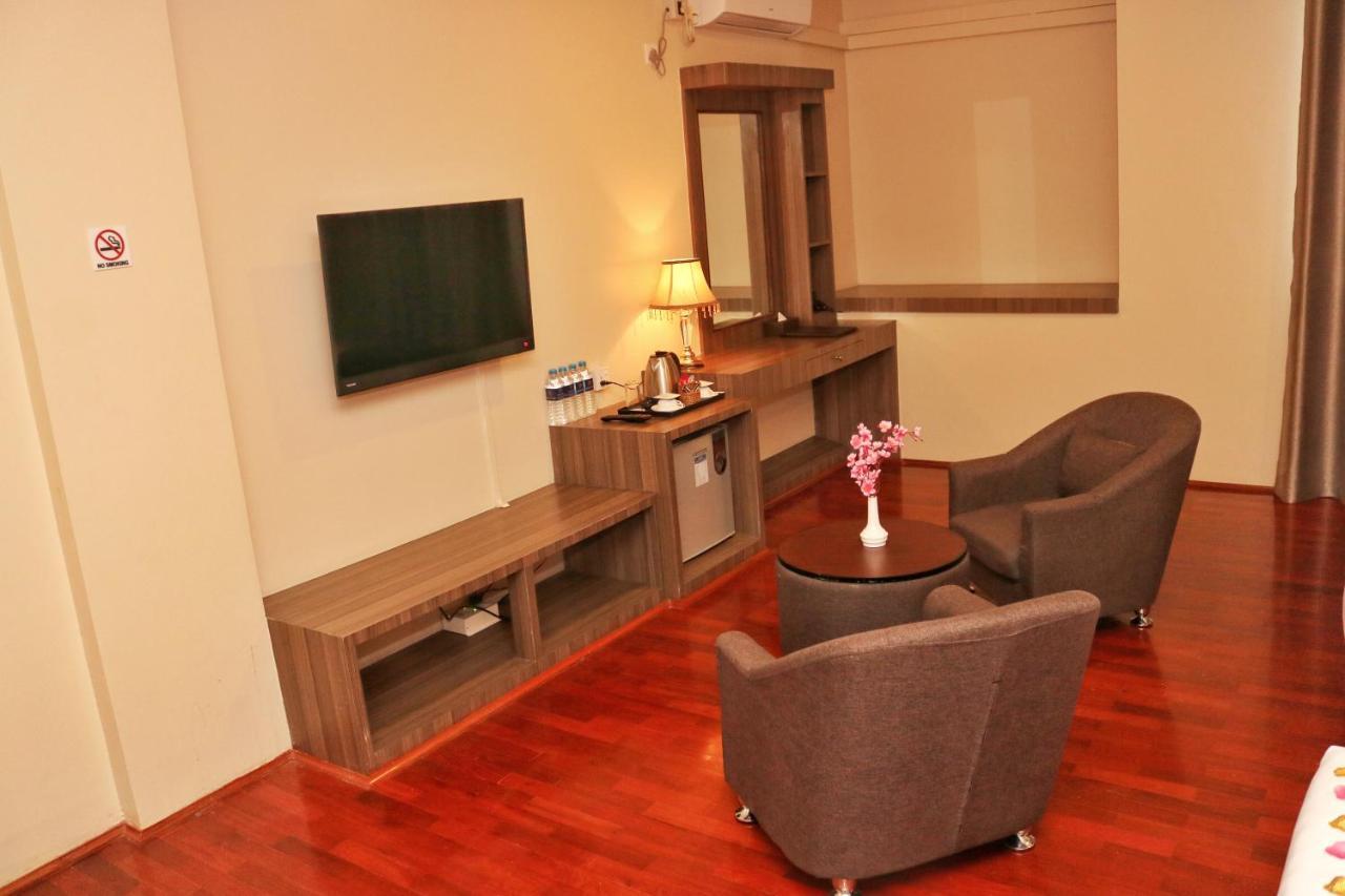 Hotel Htein Thar Таунджи Экстерьер фото